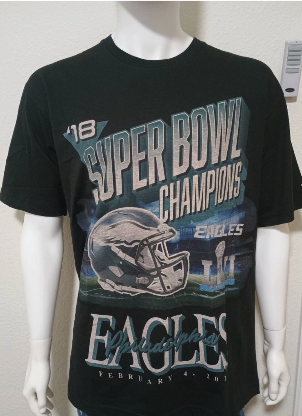 New Era Philadelphia Eagles Super Bowl LII Champions 2018 T-Shirt NWT Size Small
